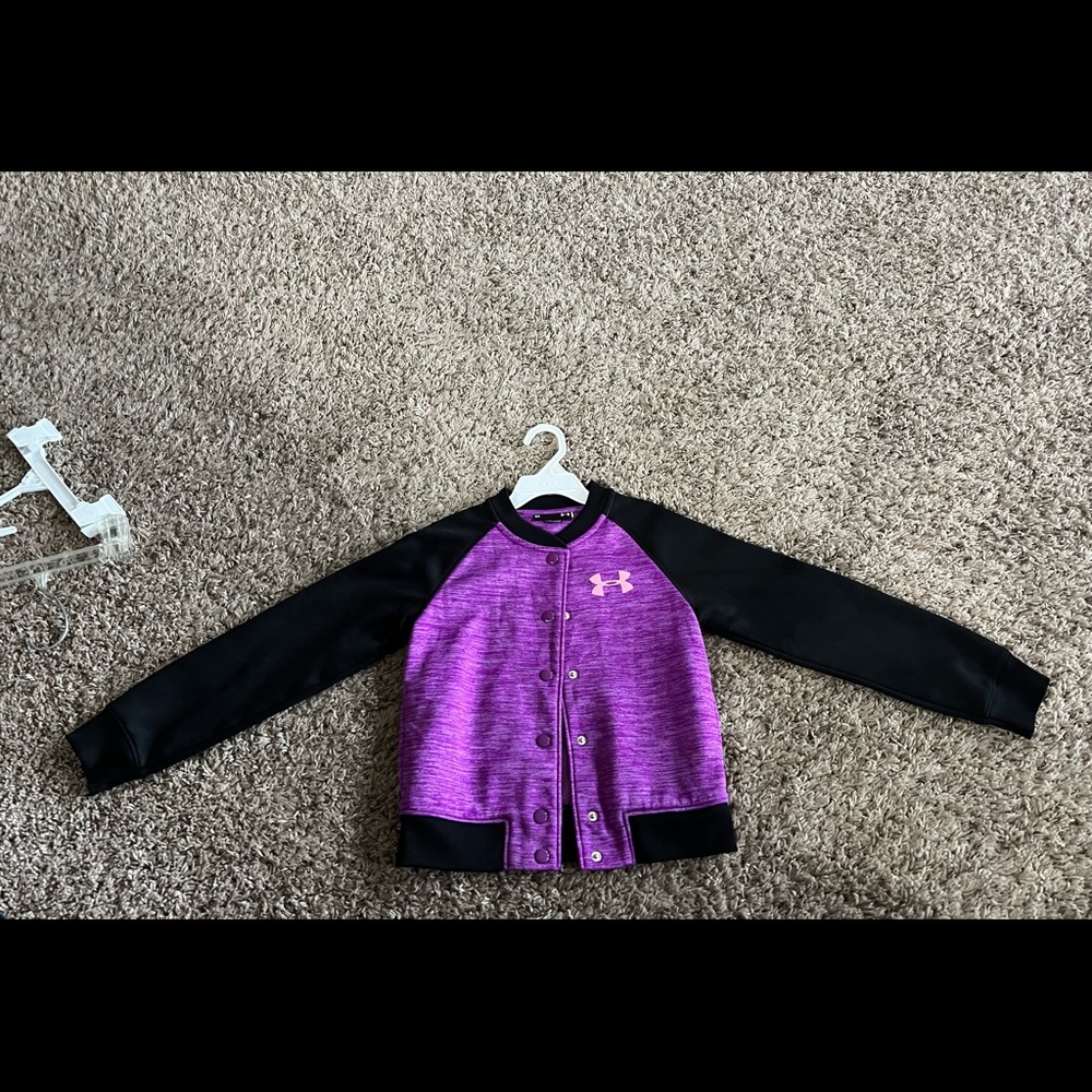 Kids Under Armour Sweatshirt/Jacket. With snap buttons.